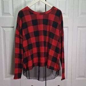 Acting Pro Plaid Red and Black Long Sleeve Top